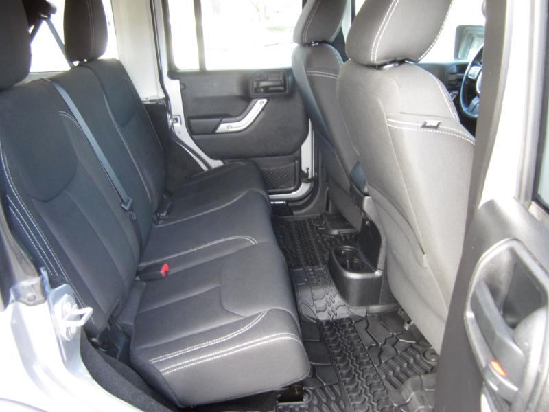 Jeep Wrangler 4WD 4dr Unlimited Sahara 2015