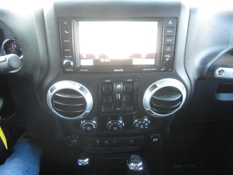 Jeep Wrangler 4WD 4dr Unlimited Sahara 2015