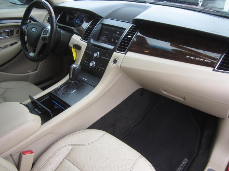 Ford Taurus Limited 2013