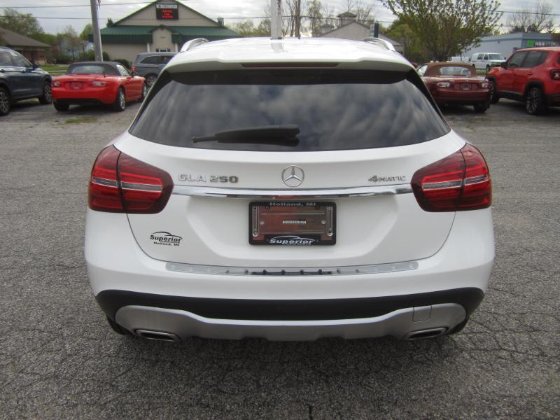 Mercedes-Benz GLA-Class 4MATIC 4dr GLA 250 2020