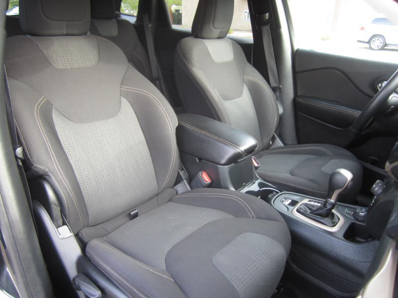 Jeep Cherokee 4WD 4dr Altitude 2016