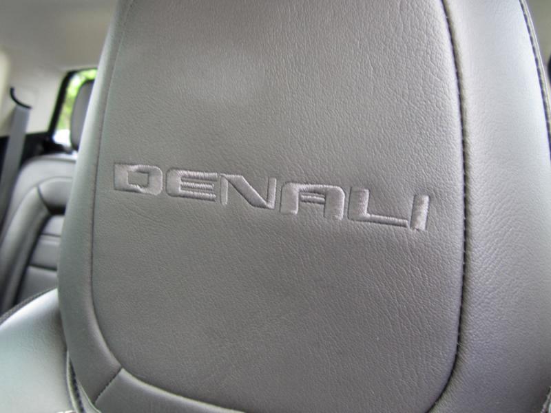 GMC Canyon 4WD Crew Cab Denali 2018