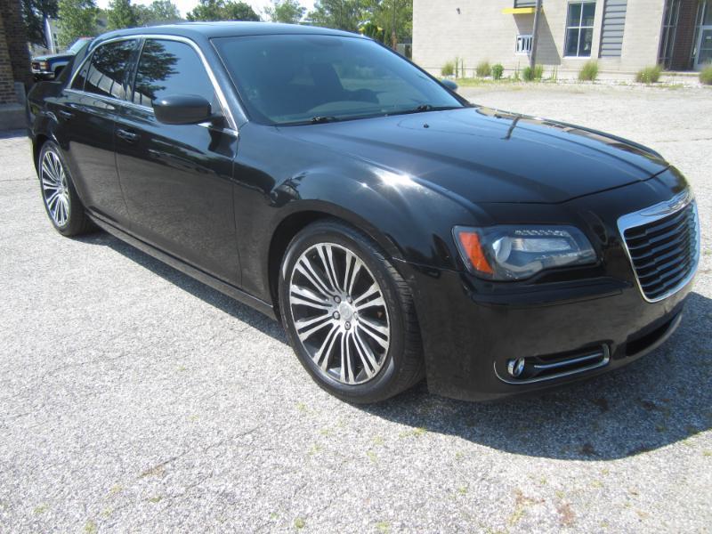 Chrysler 300 S 4D Sedan V8 2013