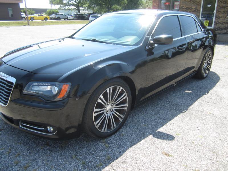 Chrysler 300 S 4D Sedan V8 2013