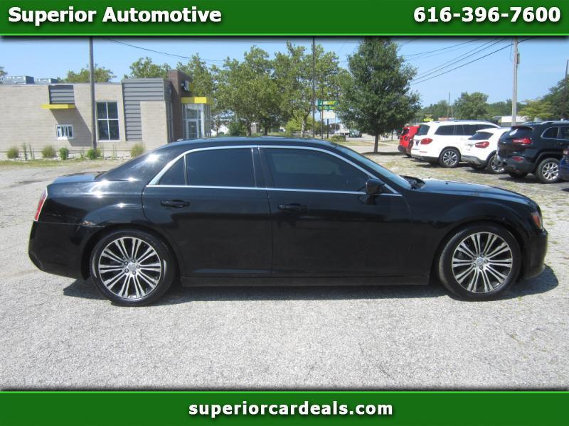 2013 Chrysler 300 S 4D Sedan V8