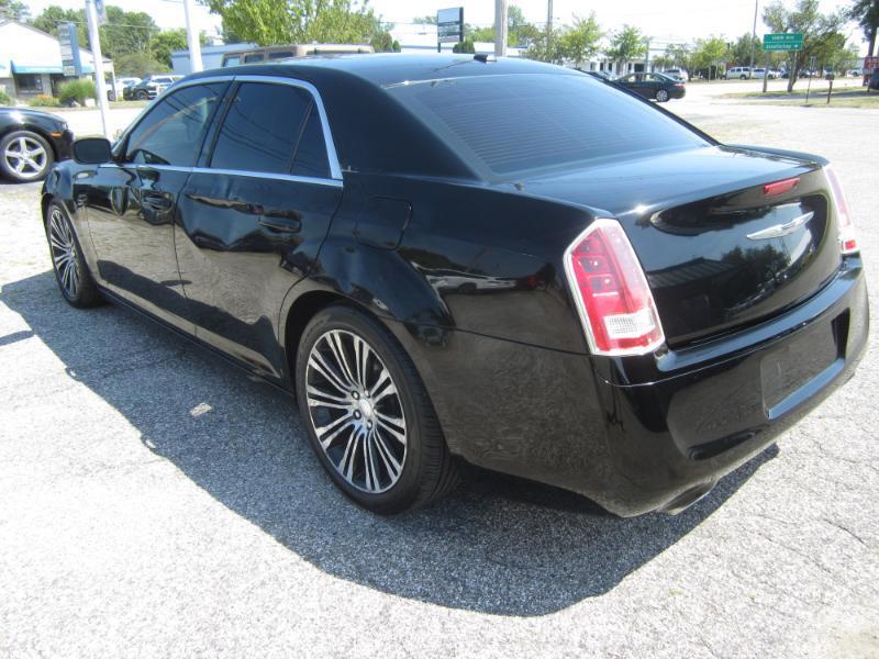 Chrysler 300 S 4D Sedan V8 2013