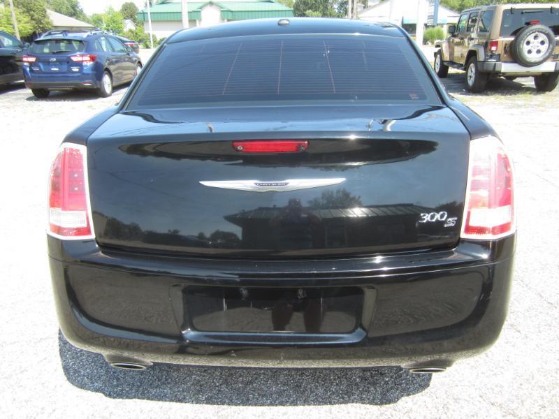 Chrysler 300 S 4D Sedan V8 2013