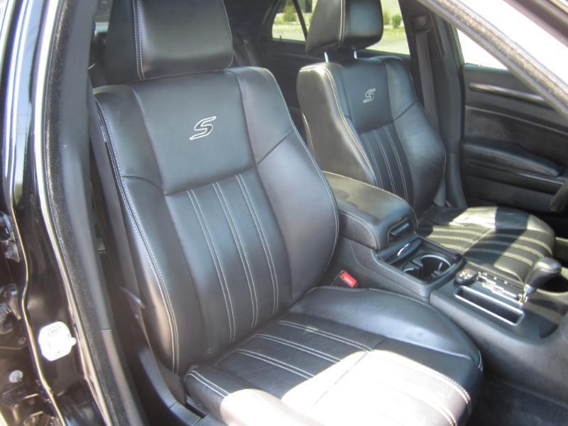 Chrysler 300 S 4D Sedan V8 2013