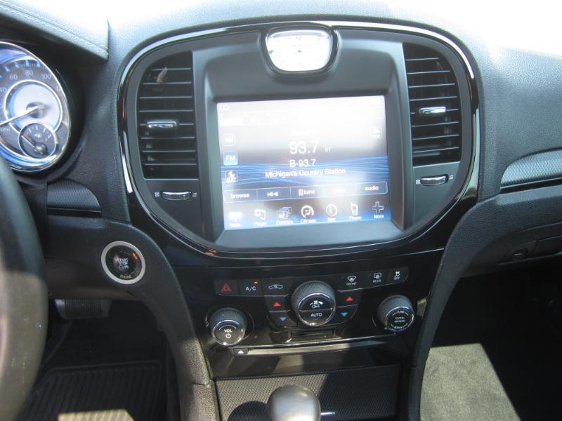 Chrysler 300 S 4D Sedan V8 2013