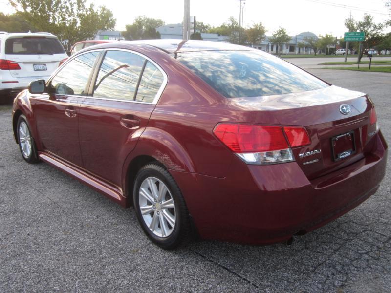 Subaru Legacy 2.5i Premium 2011