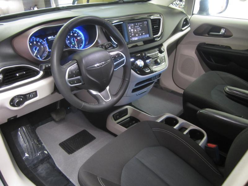 Chrysler Voyager LX 2023