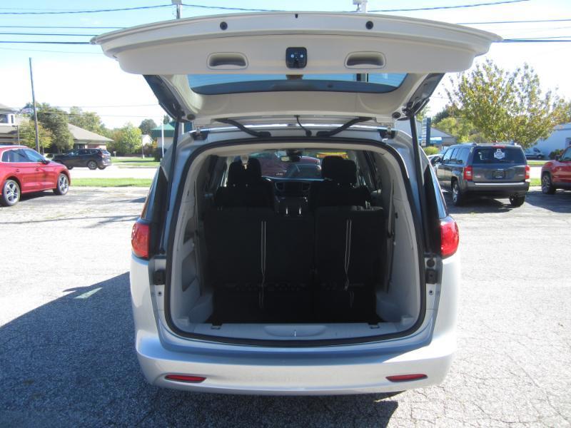 Chrysler Voyager LX 2023
