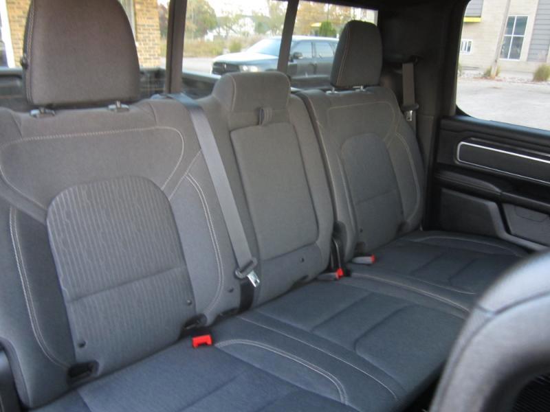 RAM 1500 Big Horn Crew Cab 4WD 2019