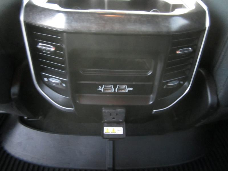 RAM 1500 Big Horn Crew Cab 4WD 2019