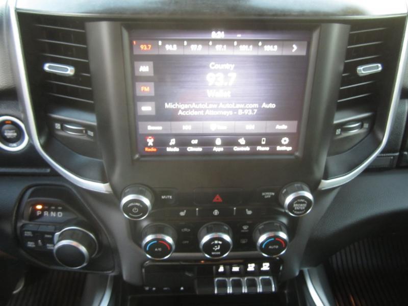 RAM 1500 Big Horn Crew Cab 4WD 2019