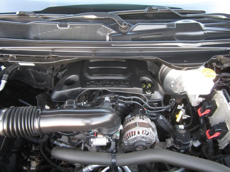 RAM 1500 Big Horn Crew Cab 4WD 2019
