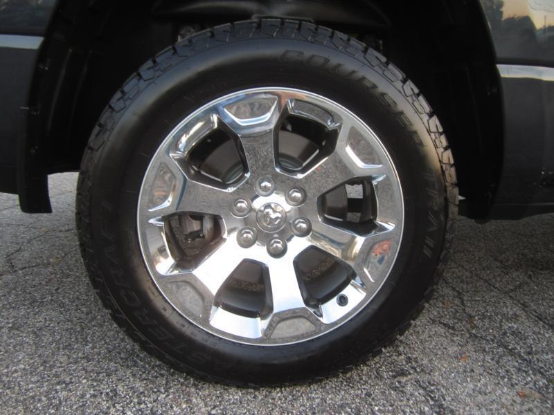 RAM 1500 Big Horn Crew Cab 4WD 2019
