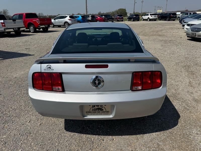 Ford Mustang V6 Standard Coupe 2006