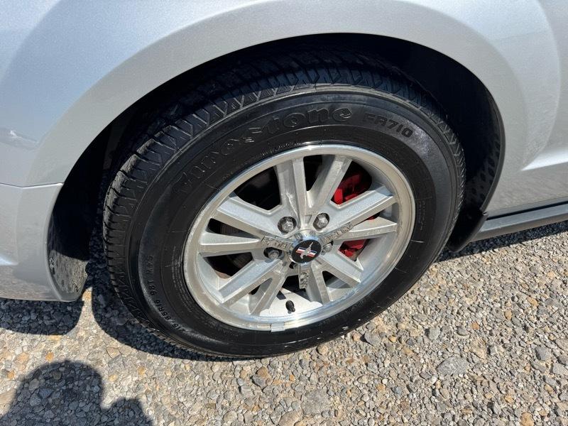 Ford Mustang V6 Standard Coupe 2006