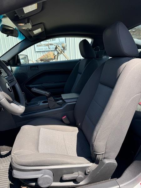 Ford Mustang V6 Standard Coupe 2006