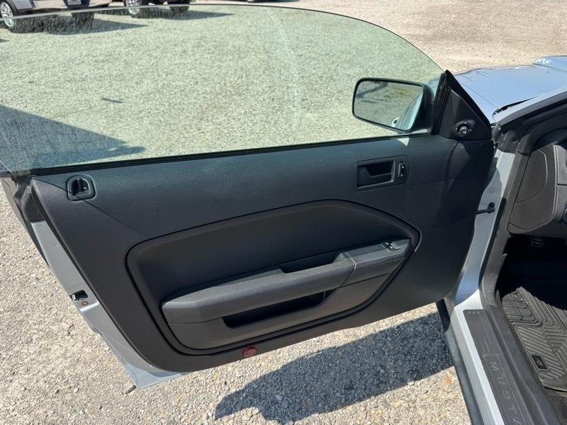 Ford Mustang V6 Standard Coupe 2006