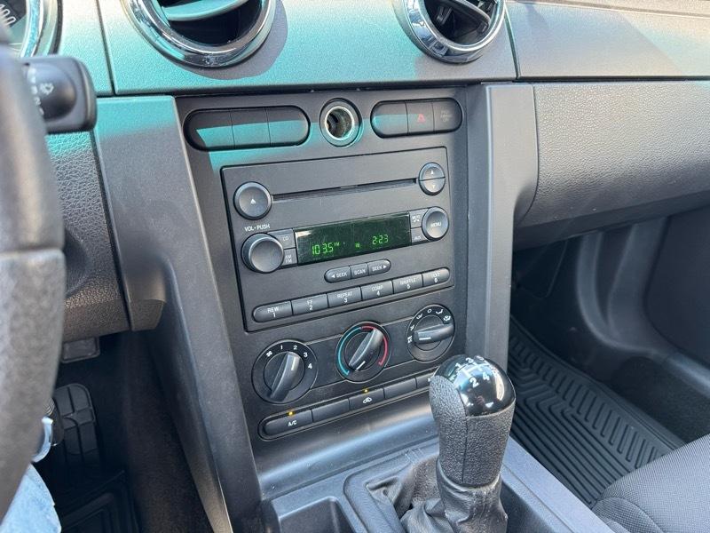 Ford Mustang V6 Standard Coupe 2006