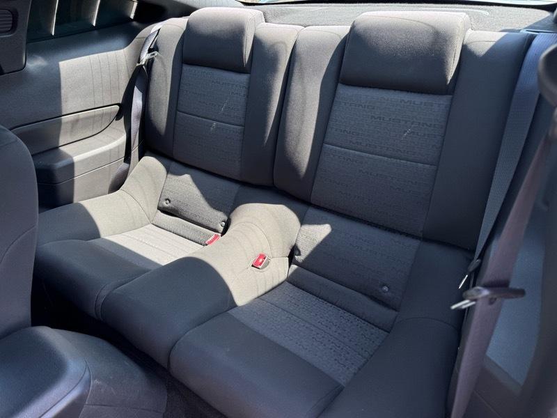 Ford Mustang V6 Standard Coupe 2006