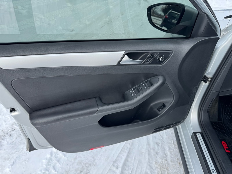 Volkswagen Jetta  2013