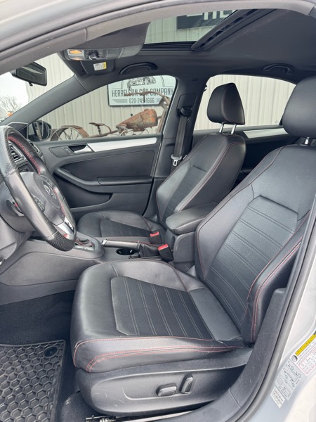 Volkswagen Jetta  2013