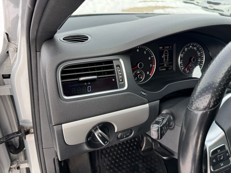 Volkswagen Jetta  2013