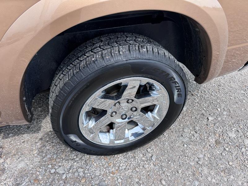 RAM 1500 Laramie Crew Cab 4WD 2012