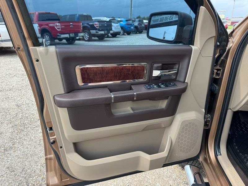 RAM 1500 Laramie Crew Cab 4WD 2012