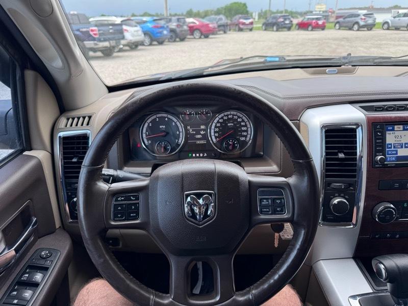 RAM 1500 Laramie Crew Cab 4WD 2012