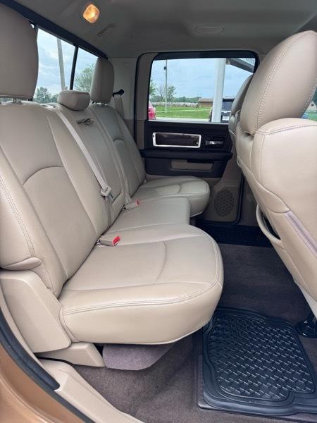 RAM 1500 Laramie Crew Cab 4WD 2012