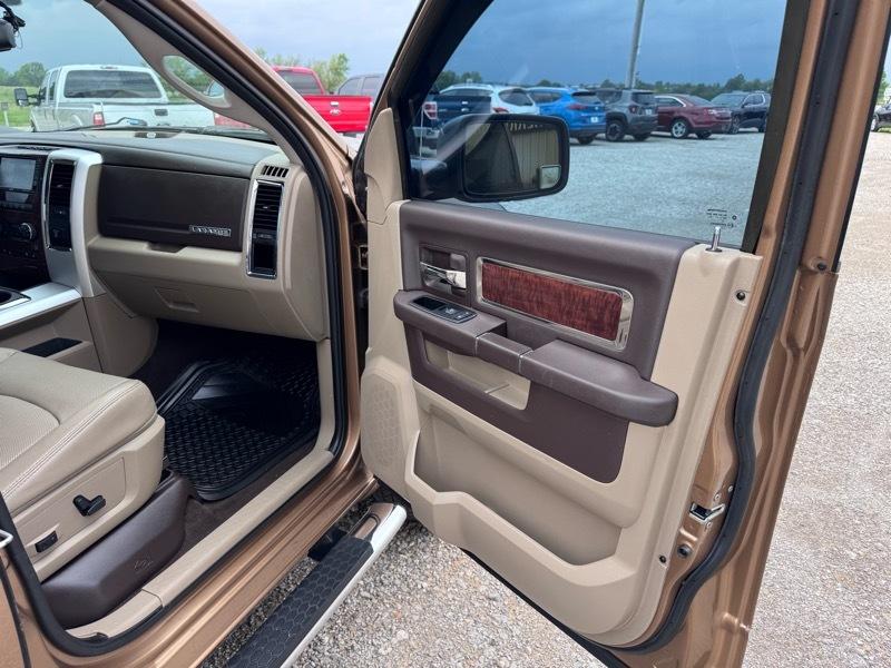 RAM 1500 Laramie Crew Cab 4WD 2012