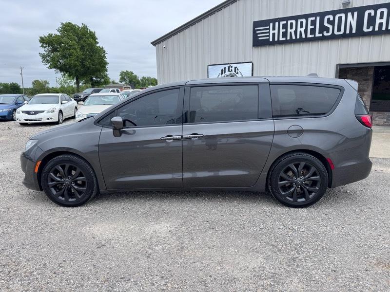 Chrysler Pacifica  2019