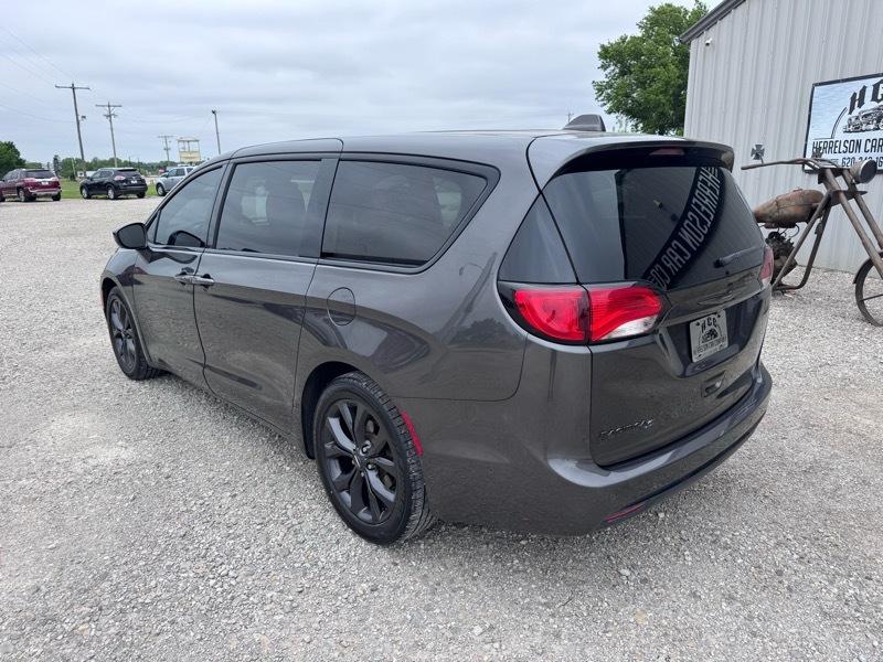 Chrysler Pacifica  2019