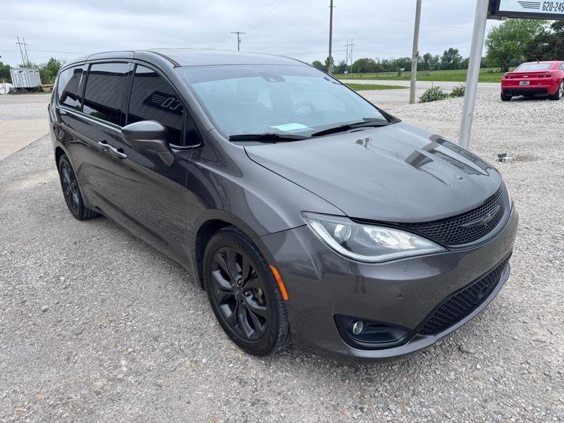Chrysler Pacifica  2019