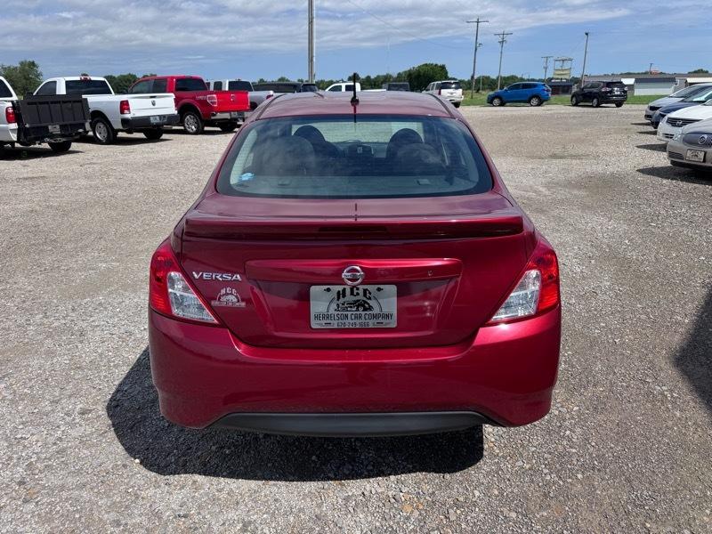 Nissan Versa 1.6 S Plus 2016