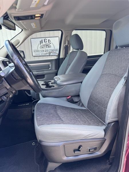 RAM 1500 Big Horn Crew Cab 4WD 2017