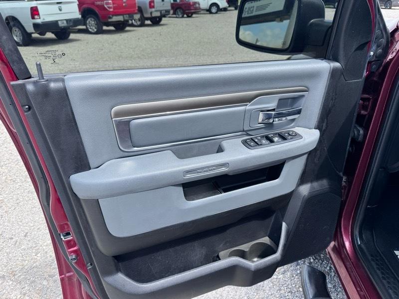 RAM 1500 Big Horn Crew Cab 4WD 2017