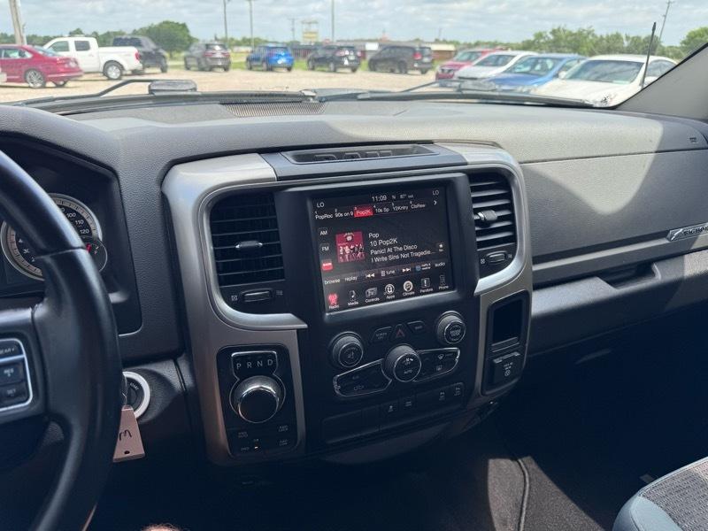 RAM 1500 Big Horn Crew Cab 4WD 2017