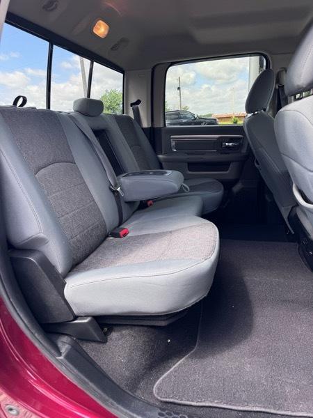 RAM 1500 Big Horn Crew Cab 4WD 2017