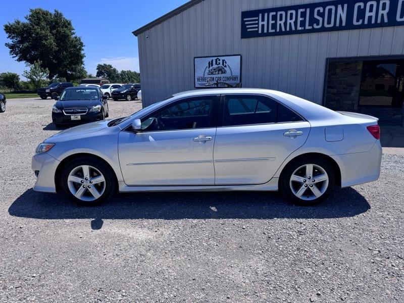 Toyota Camry SE 2014