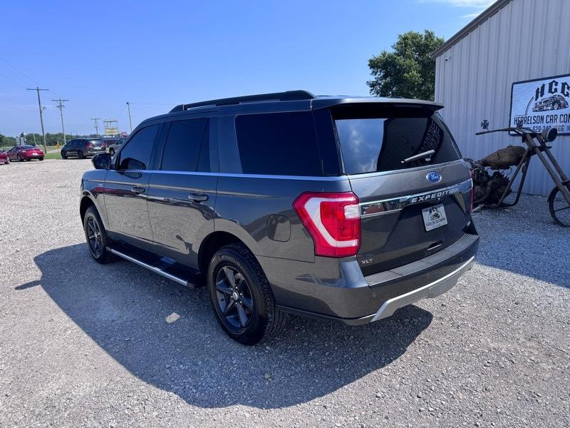 Ford Expedition  2021