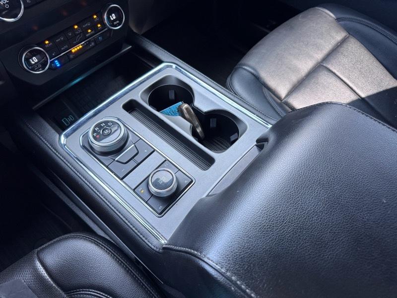 Ford Expedition  2021