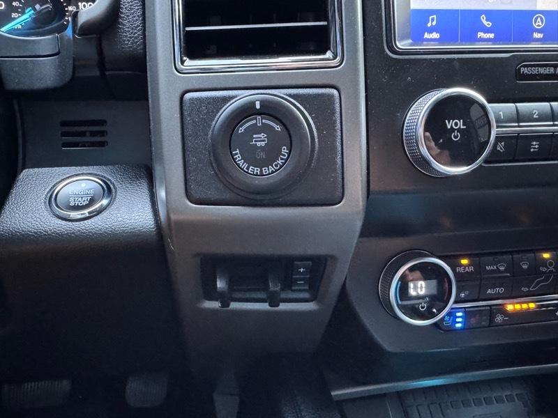 Ford Expedition  2021
