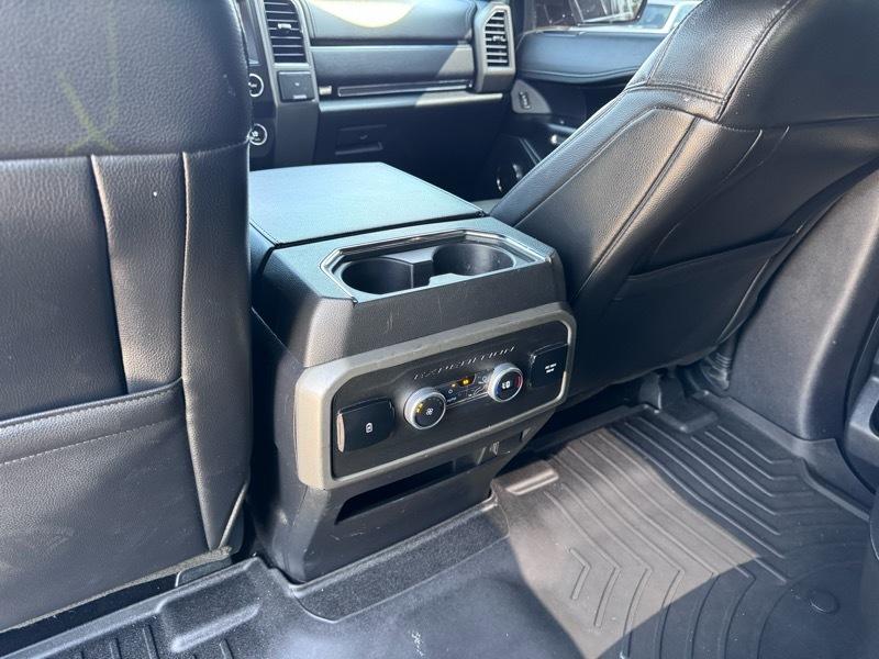 Ford Expedition  2021