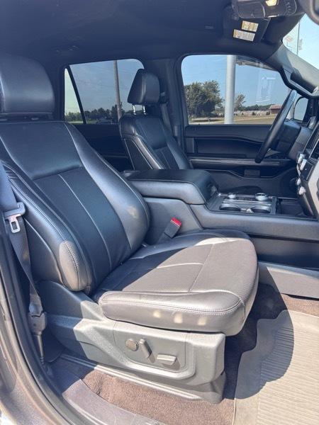 Ford Expedition  2021