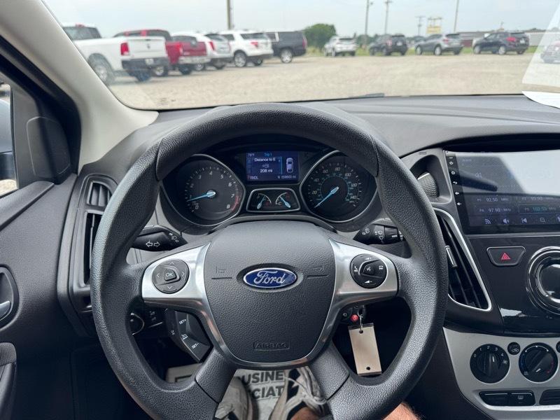 Ford Focus SE Sedan 2014